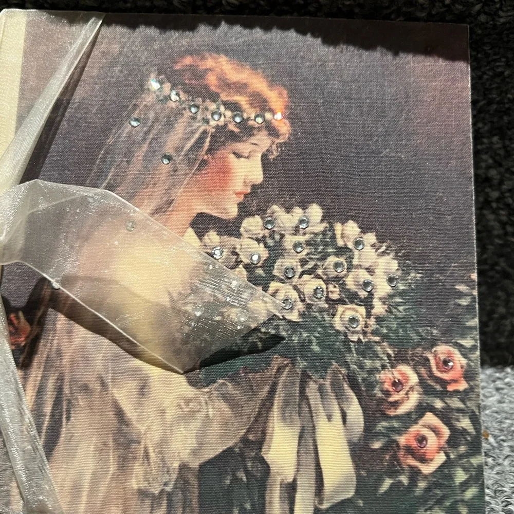 NIB Bridal Bouquet Linen Photo Album with Swarovski Crystals - Picture 2 of 4